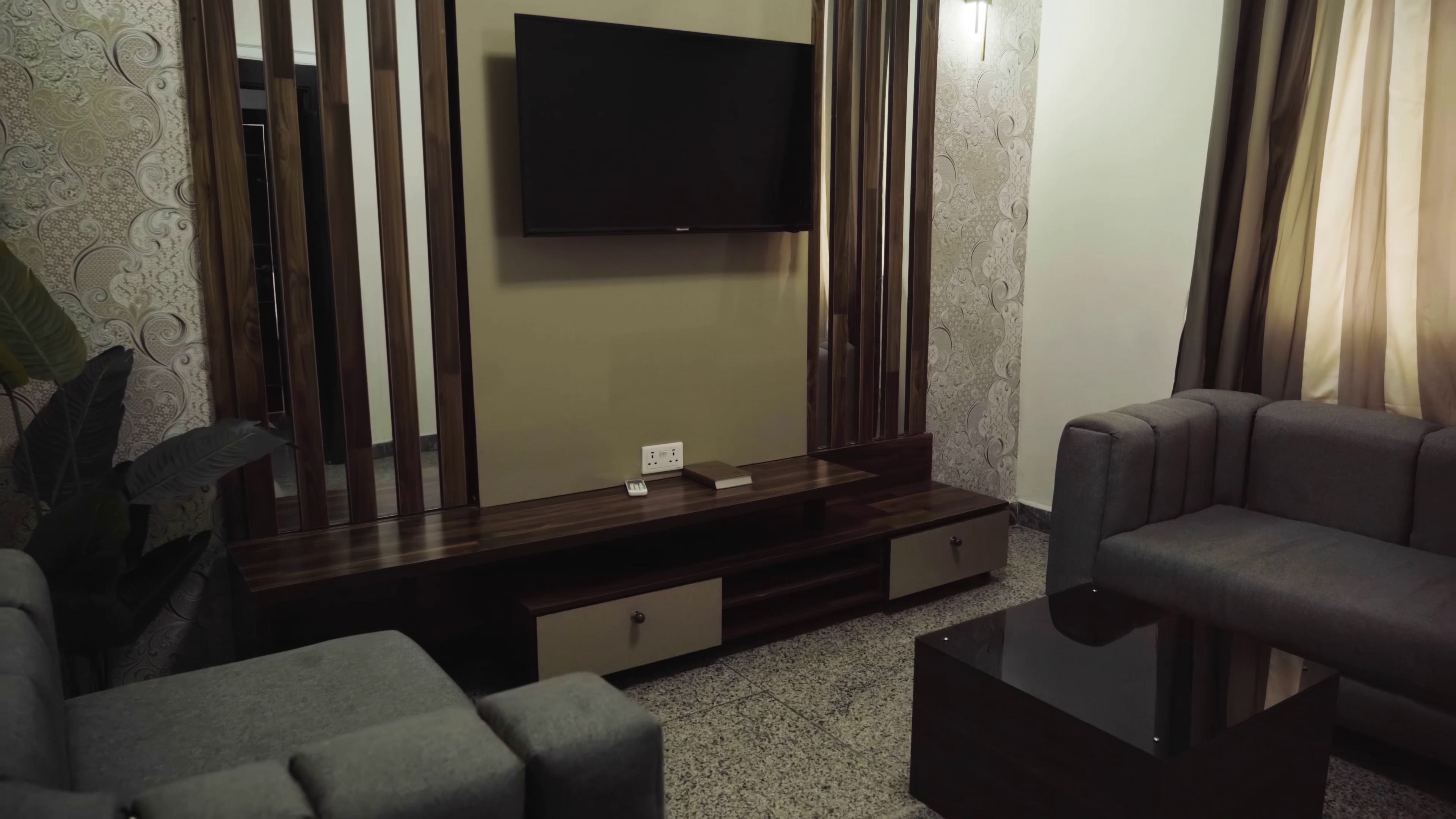 POSH SUITES HOTEL