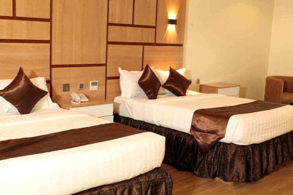 WETLAND HOTEL