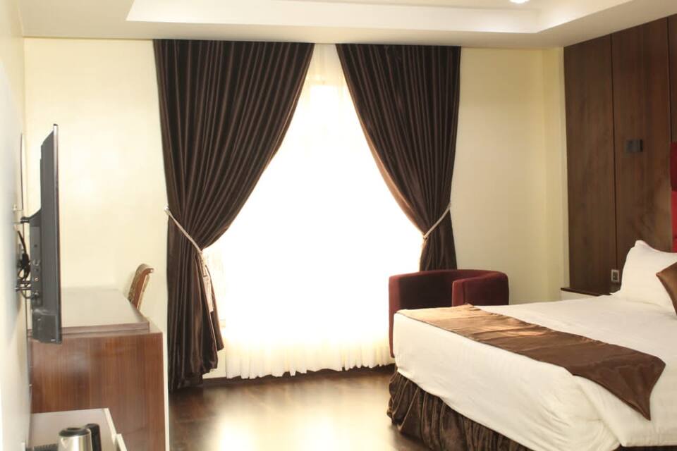 WETLAND HOTEL