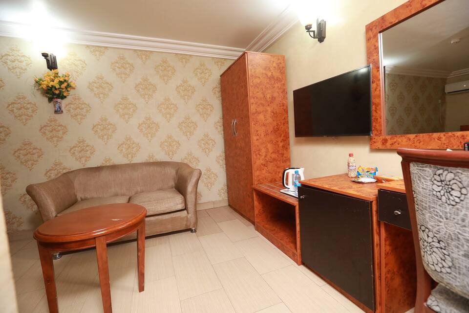 PETRUS ROYALE HOTEL