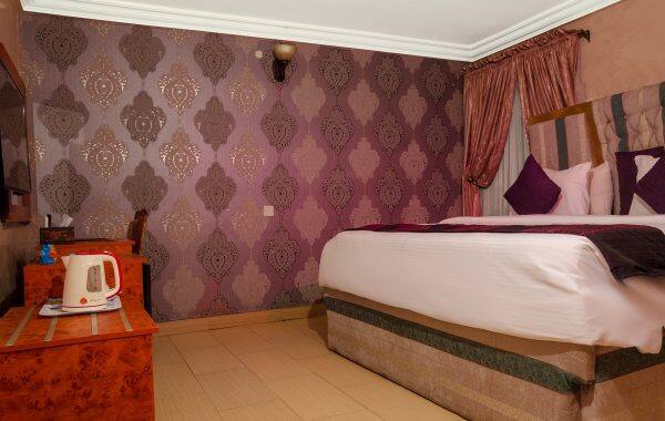 ROYALE SUITE