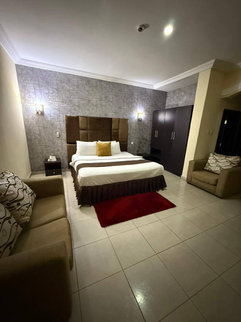 DAVIS HOTEL