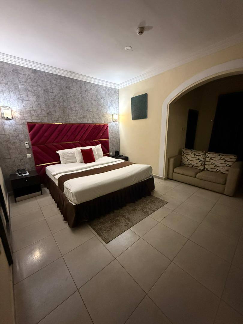 DAVIS HOTEL