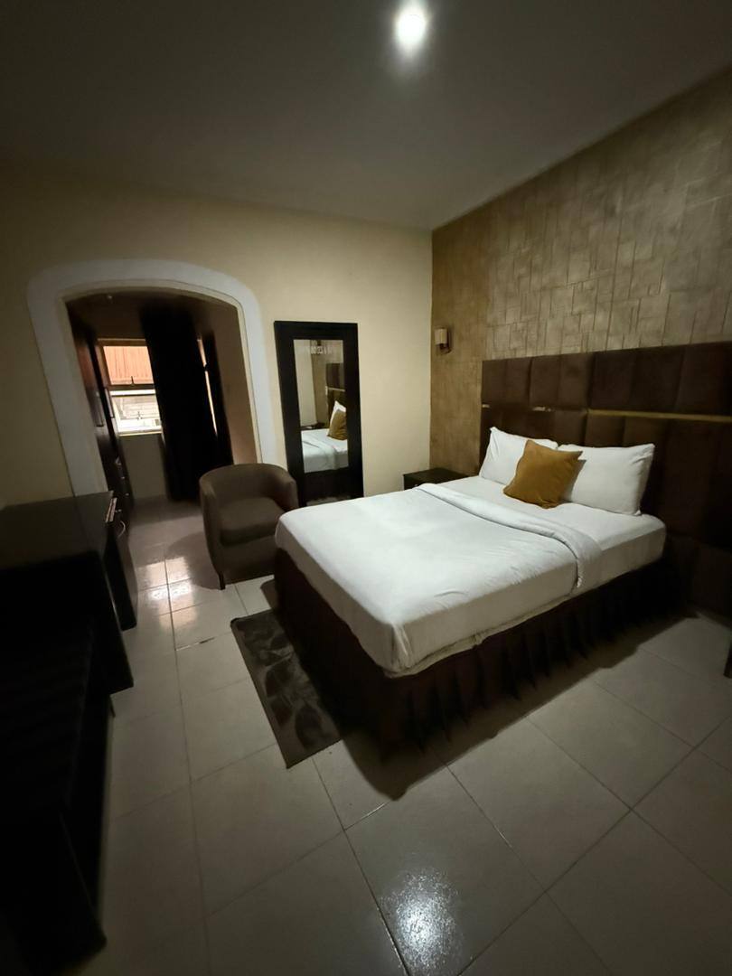 DAVIS HOTEL