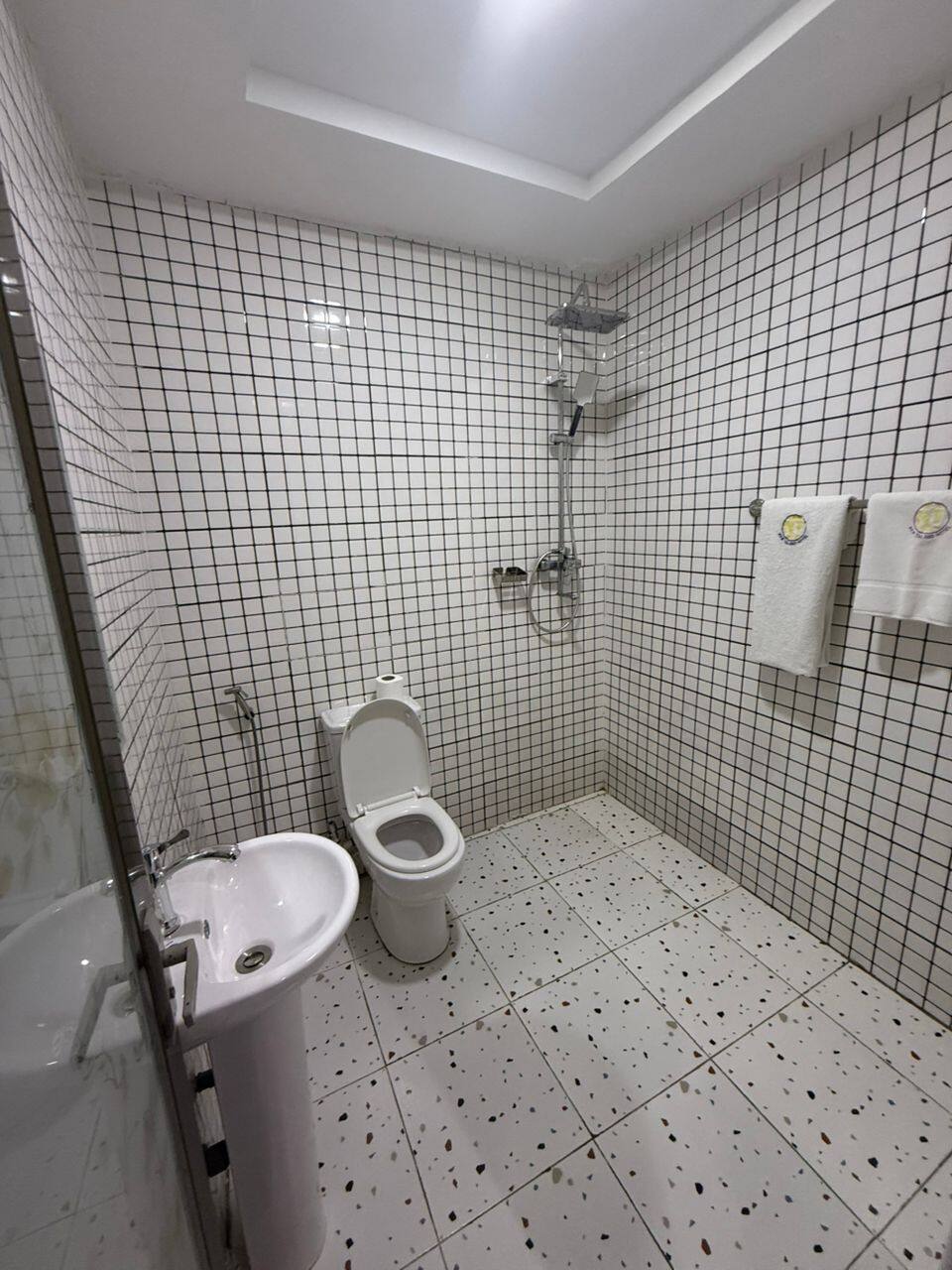 NEW TALAND HOTEL