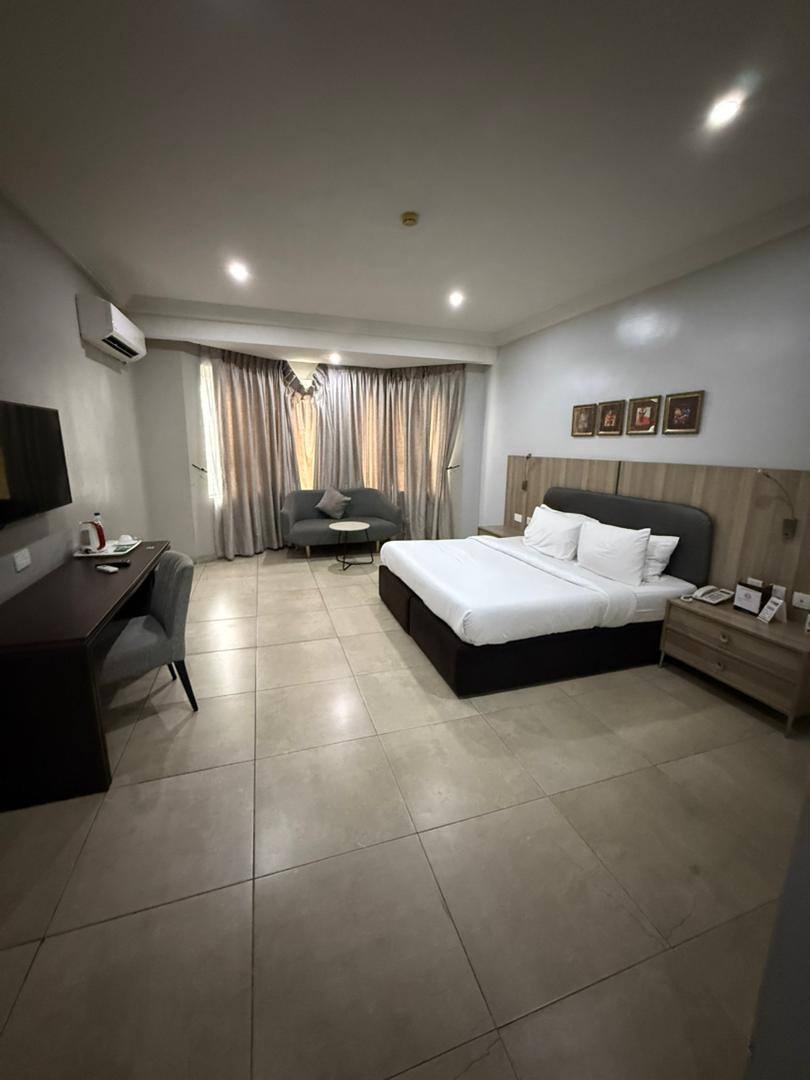 GENESIS REVENTON HOTEL