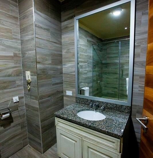 GENESIS REVENTON HOTEL