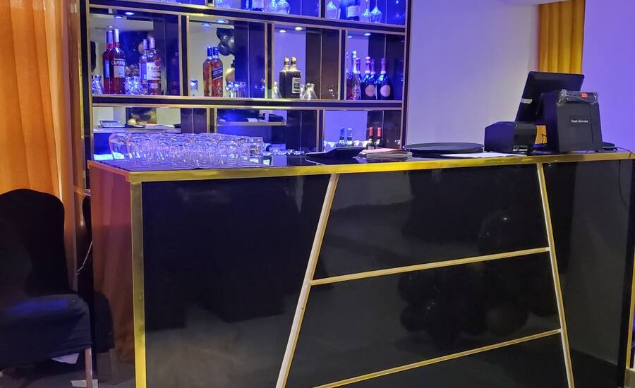 HOTEL THIRTY FIVE
